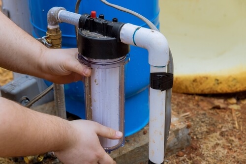 Replaceable water filters for residential homes