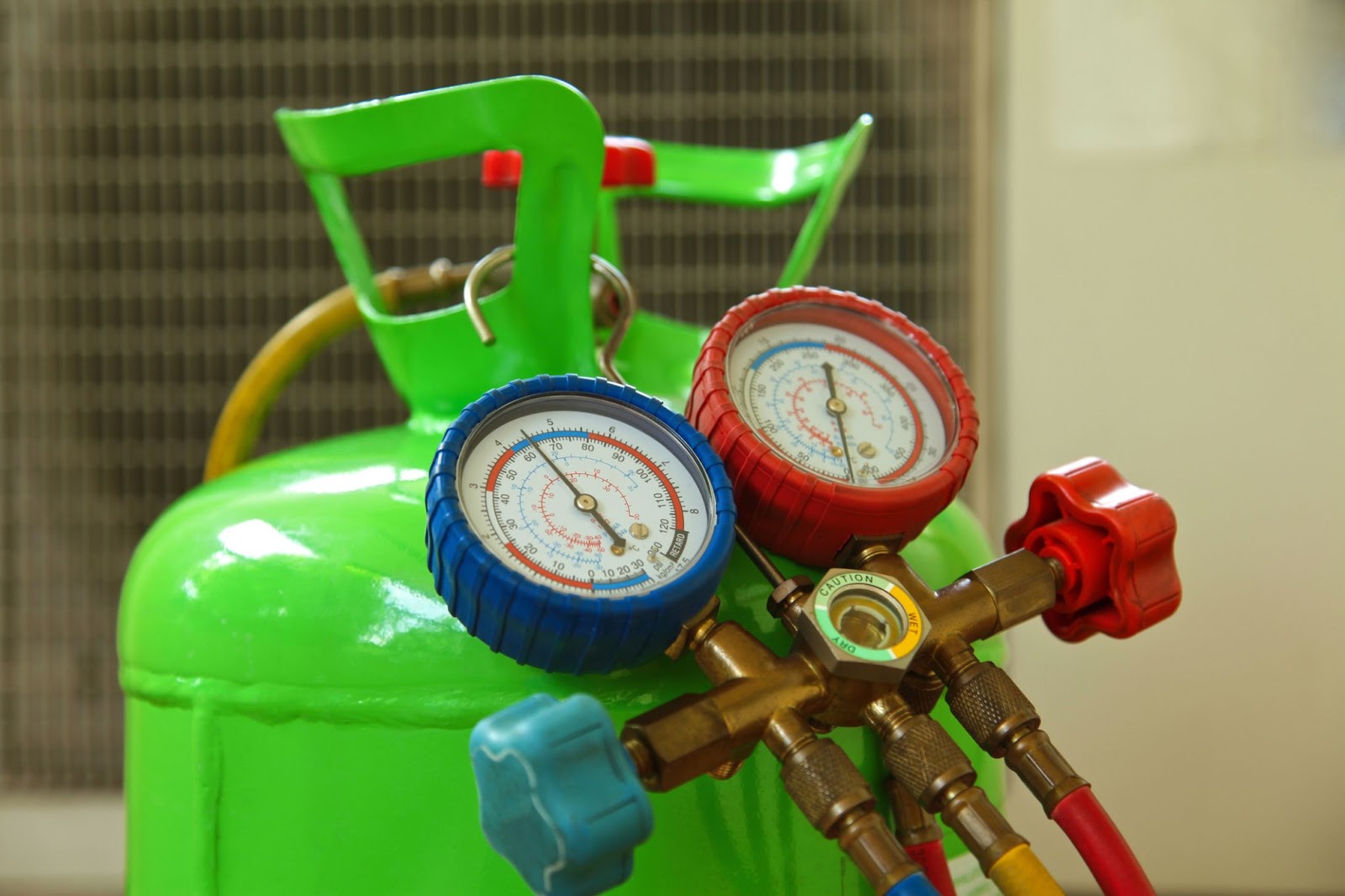 refrigerant canister and gauge